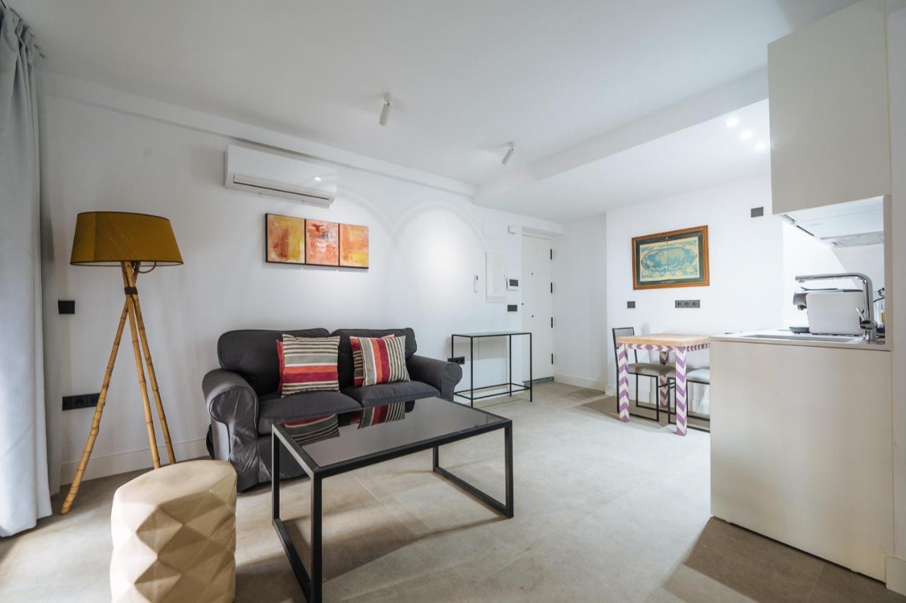 Apartamentos Montevideo 6 Seville Luaran gambar