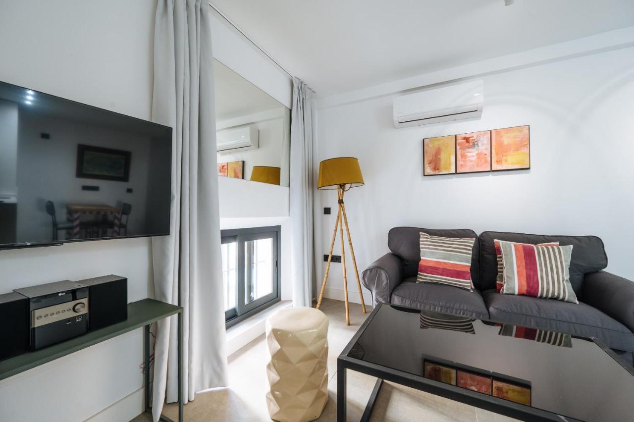 Apartamentos Montevideo 6 Seville Luaran gambar