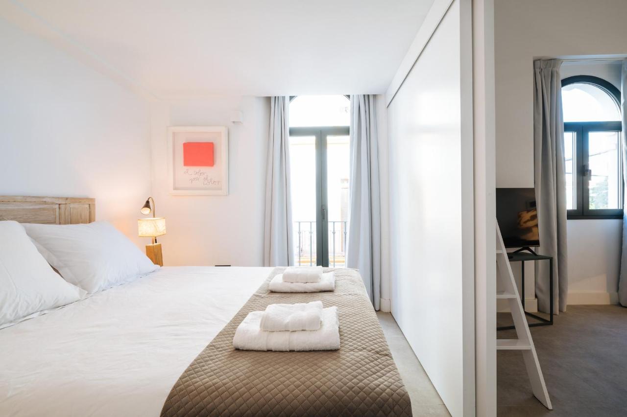Apartamentos Montevideo 6 Seville Luaran gambar