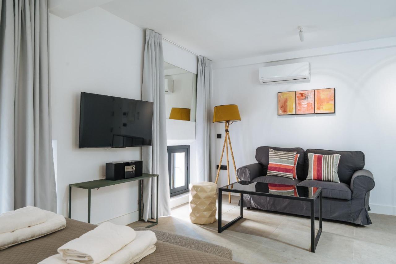 Apartamentos Montevideo 6 Seville Luaran gambar