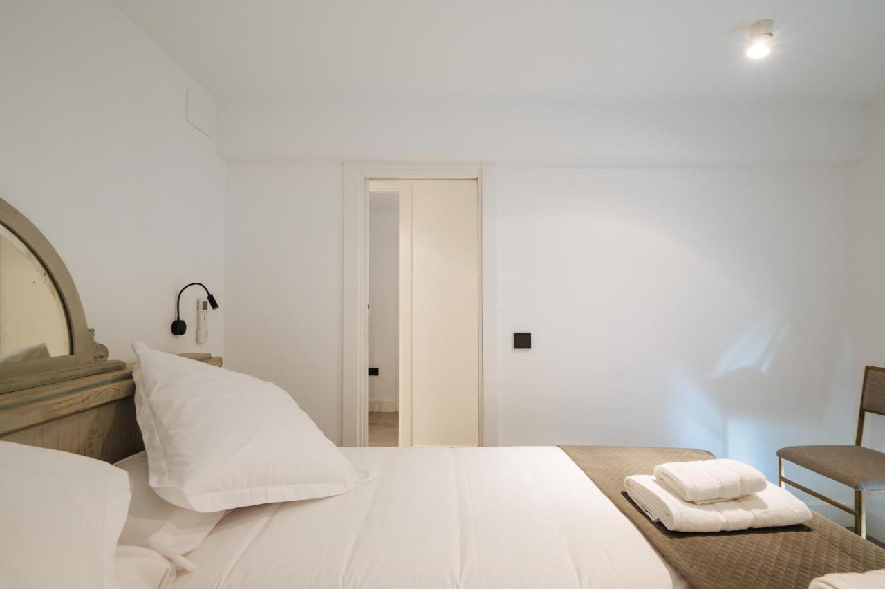 Apartamentos Montevideo 6 Seville Luaran gambar